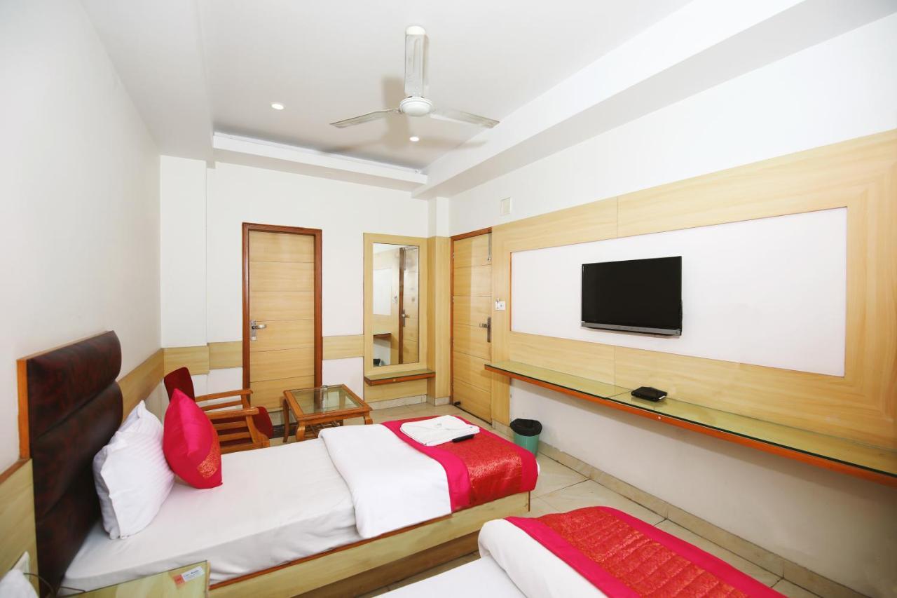 Hotel Lav Kush Deluxe " 3 Min Walking From New Delhi Railway Station " Exteriör bild