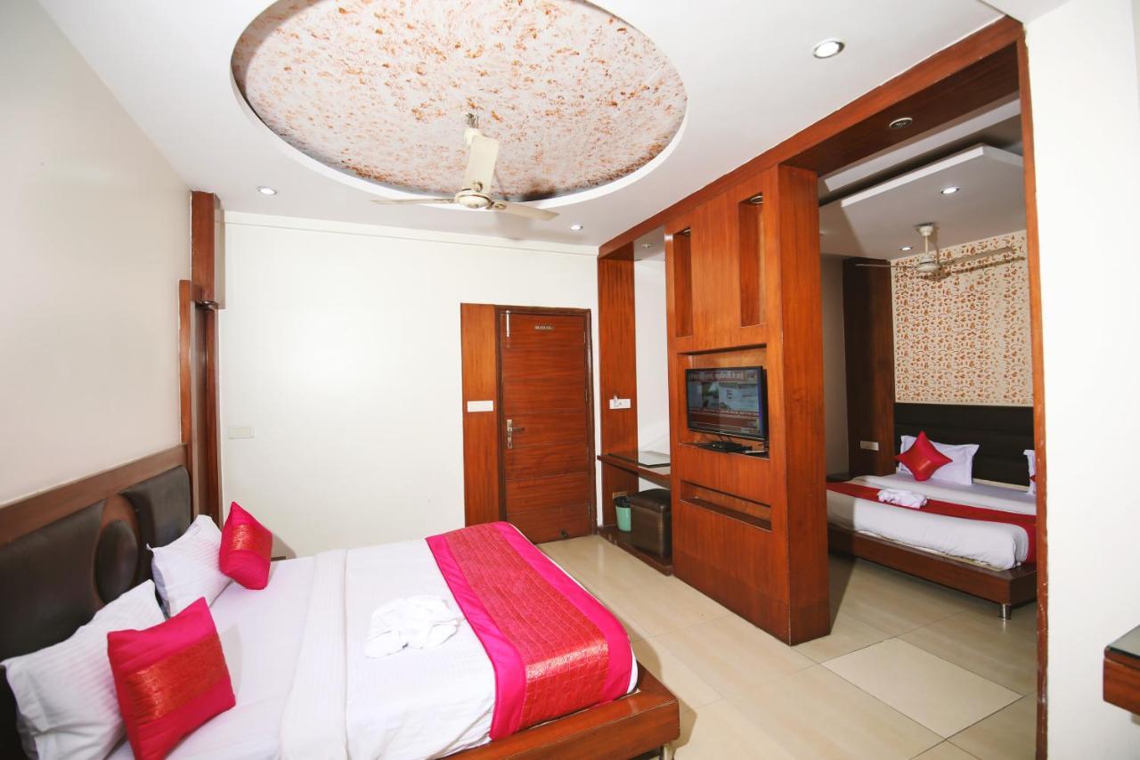 Hotel Lav Kush Deluxe " 3 Min Walking From New Delhi Railway Station " Exteriör bild