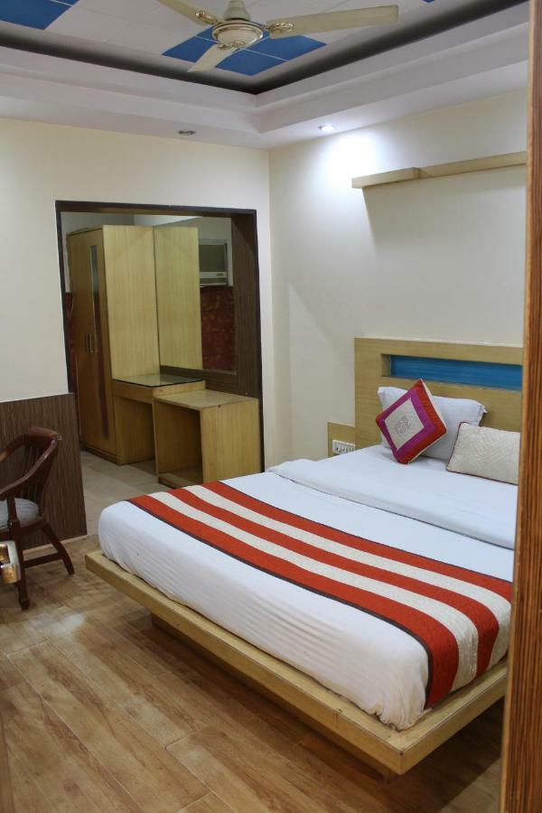 Hotel Lav Kush Deluxe " 3 Min Walking From New Delhi Railway Station " Exteriör bild