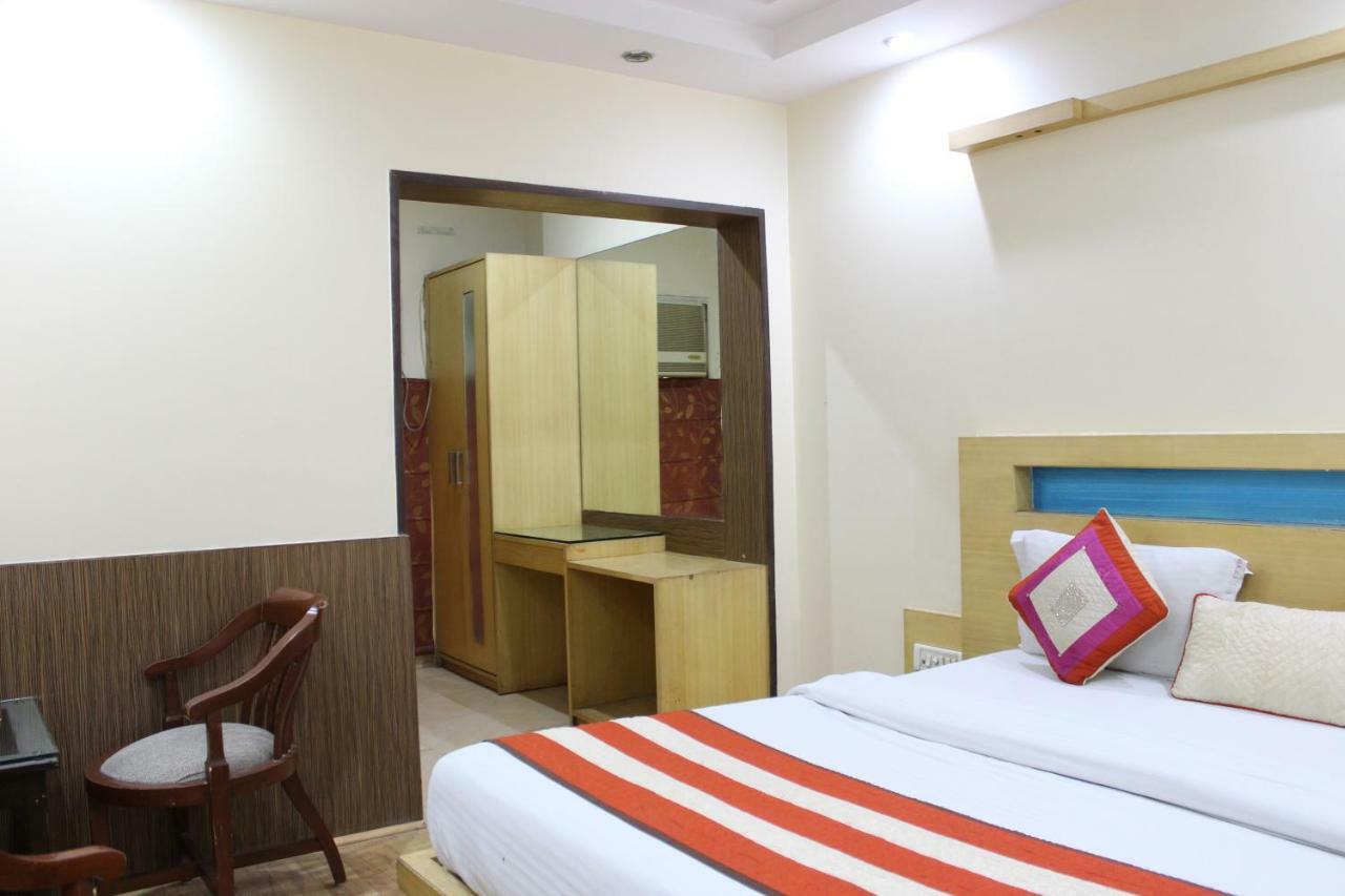 Hotel Lav Kush Deluxe " 3 Min Walking From New Delhi Railway Station " Exteriör bild